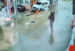 Ticari aracın altında kaldılar, yürüyerek taburcu oldular