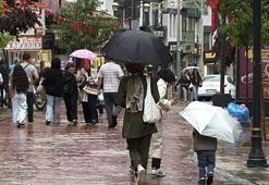 Karabük’te sağanak yağış hayatı olumsuz etkiledi sürücüler trafikte zor anlar yaşadı