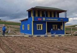Kayseri'de Fenerbahçe taraftarı, hayalini kurduğu evi yaptı
