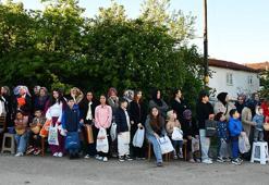Bilecik'te 700 yıllık bayram geleneği! Nüfusu 15 katına çıktı! Gurbetçiler akın etti, köy meydanı doldu taştı: Şeker poşetini alan o halkaya koştu