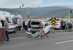 İslahiye’de iki otomobil çarpıştı 1'i çocuk 5 kişi yaralandı