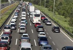 Bayram tatili sonrası dönüş çilesi başladı! Trafik kilit, kilometrelerce araç kuyruğu