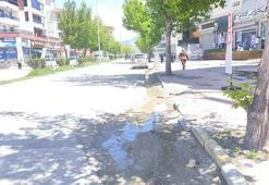 Van’ın tarihi iskele caddesi köstebek yuvasına döndü: Vatandaş isyan noktasında!