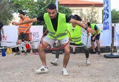 Antalya'da Köy Survivor'da 5 yıldızlı tatil için kıyasıya yarıştılar