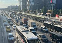 İstanbul’da bayram sonrası ilk sabah: Trafik kilit!