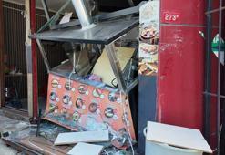 Yürekleri ağza getiren kaza! Aracıyla hızla restorana daldı