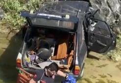 Bartın'da otomobil dere yatağına devrildi 3 kişi yaralandı