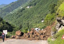 Son Dakika: Trabzon-Bayburt Kara yolunda heyelan! Yol çift yönlü trafiğe kapandı