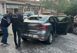 Silahlı kavga sonrası kaçan 2 şüpheliden biri aracın altında yakalandı