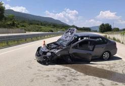 Otomobil istinat duvarına çarptı kazada 2 kişi yaralandı