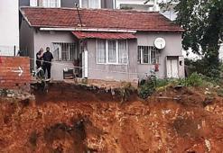 Toprak kayması ihtimaline karşı bir ev tahliye edildi