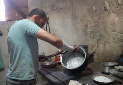 Gaziantep'te sıcaklık 100 derece: Ateş başında mesaiye can dayanmaz!