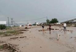 Yağış sele neden oldu Elazığ-Tunceli yolu ulaşıma kapandı