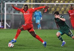 Manisa FK’dan ayrıldı, 450 bin euroya rakip takıma transfer oldu