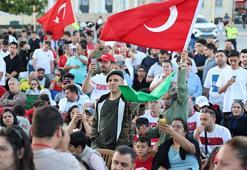 Türkiye meydanlara akın etti! Milli maç heyecanı sabahın ilk ışıklarıyla başladı: Şanlıurfa, Adana, Bursa, Antalya, Hatay! İşte yurttan manzaralar