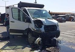 Motosiklet ile kamyonetin çarpıştığı kazada 2 kardeş yaralandı