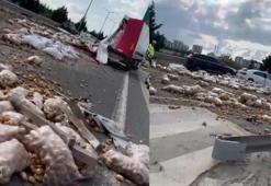Ankara'da 5 aracın karıştığı zincirleme kazada TIR'lardaki patatesler yola saçıldı