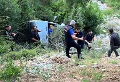 Kadirli'de otomobil uçuruma yuvarlandı