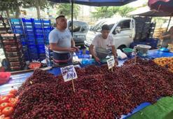 Pazarda fiyatı çakıldı! Kilosu 300 liradan 70 liraya düştü! Gören kilo kilo alıyor