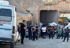 Seyir halindeyken devrilen forkliftin sürücüsü öldü