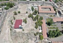 Diyarbakır'da Saray Kapı sonunda araç trafiğine kapatıldı!