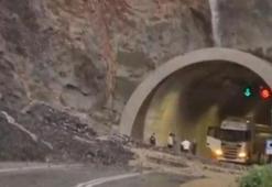 Erzurum-Artvin karayolu, sel ve heyelan nedeniyle ulaşıma kapandı