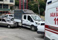 Karabük'te kamyonet ile otomobil çarpıştı 1 kişi yaralandı