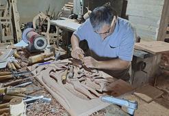 Hayatımıza robotlar girse de bu sanat ölmeyecek! O usta sırrını oğluna teslim etti: Siparişlere yetişilemiyor