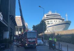 Beyoğlu'nda yangın paniği: 6 katlı binada tadilat sırasında çıktı