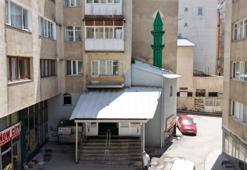 Demir yok, beton yok, taş yok! Erzurum'daki o caminin minaresine yakından bakanlar gözlerine inanamıyor: Sadece 3 santim kalınlığında!
