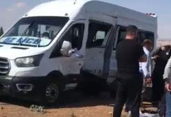 Para nakil minibüsü ile yolcu minibüsü çarpıştı