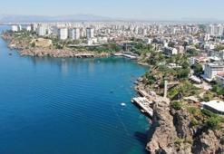 Antalya'nın dünyaca eşsiz Tufa Kıyı Falezleri için kritik uyarı: Bu gidişle 50 metrede bir asansör, 50 metrede bir beach platformu görebiliriz