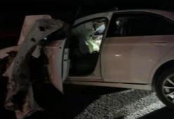Traktöre çarpan Mercedes hurda yığınına döndü