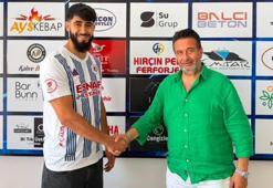 İngiltere'den geldi, 1.98'lik kule 2. Lig ekibine transfer oldu