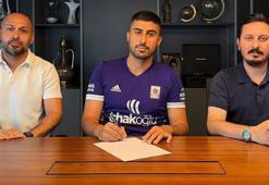 Menemen FK'dan ayrılıp rakip takıma imza attı