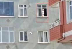 3’üncü katın evin penceresinde yürüyen bebek yürekleri ağza getirdi