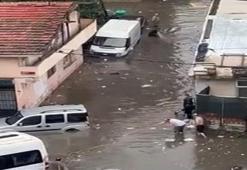 İstanbul'u sağanak vurdu! Kağıthane'de araçlar suya gömüldü, evleri su bastı