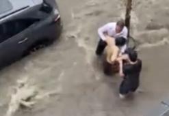 İstanbul'da can pazarı! Sulara kapılmak üzere olan kadın son anda kurtarıldı