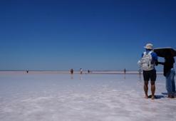 Tuz Gölü pembe renge büründü, turistler bölgeye akın etti