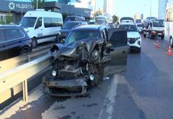 Pendik'te araçlar birbirine girdi: 2 kişi yaralandı