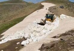 Temmuz ayında Bitlis'te karla mücadele devam ediyor