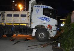 Kastamonu’da direksiyon başında fenalaşan sürücü, istinat duvarına çarptı
