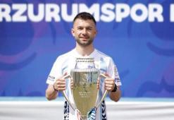 Erzurumspor FK'yı şampiyon yaptı, Serkan Özbalta gönderdi! Yıldız isim 2. Lig takımına gitti