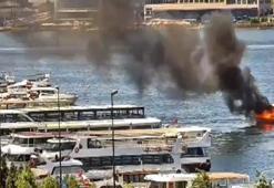 İstanbul'da tekne alev alev yandı! Baba ve oğlu son anda kurtarıldı