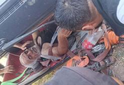 Diyarbakır'da kontrolden çıkan çekici devrildi, sürücü yaralandı