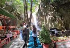 Hakkari'nin Nehri Şelalesi'nin şöhreti artıyor: Ziyaretçi akını var