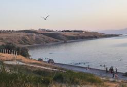 Van'ın Mavi Bayraklı plajında turistler isyan etti: Mollakasım Sahili'nde kahreden görüntü