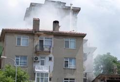 Kadıköy'de panik anları! Alevler büyüyerek yan binaya sıçradı