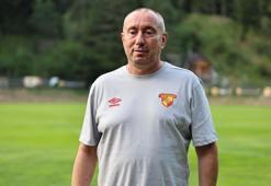 Göztepe Teknik Direktörü Stoilov'dan transfer açıklaması: Kampa yetiştireceğiz