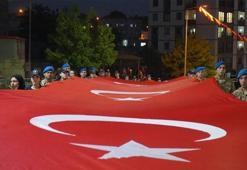 107 metrelik Türk bayrağıyla Şırnak’ta 15 Temmuz yürüyüşü